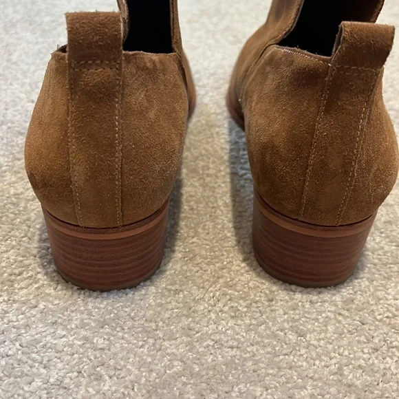 NWOB Marc Fisher womens booties camel suede 9 1/2 - Picture 3 of 7